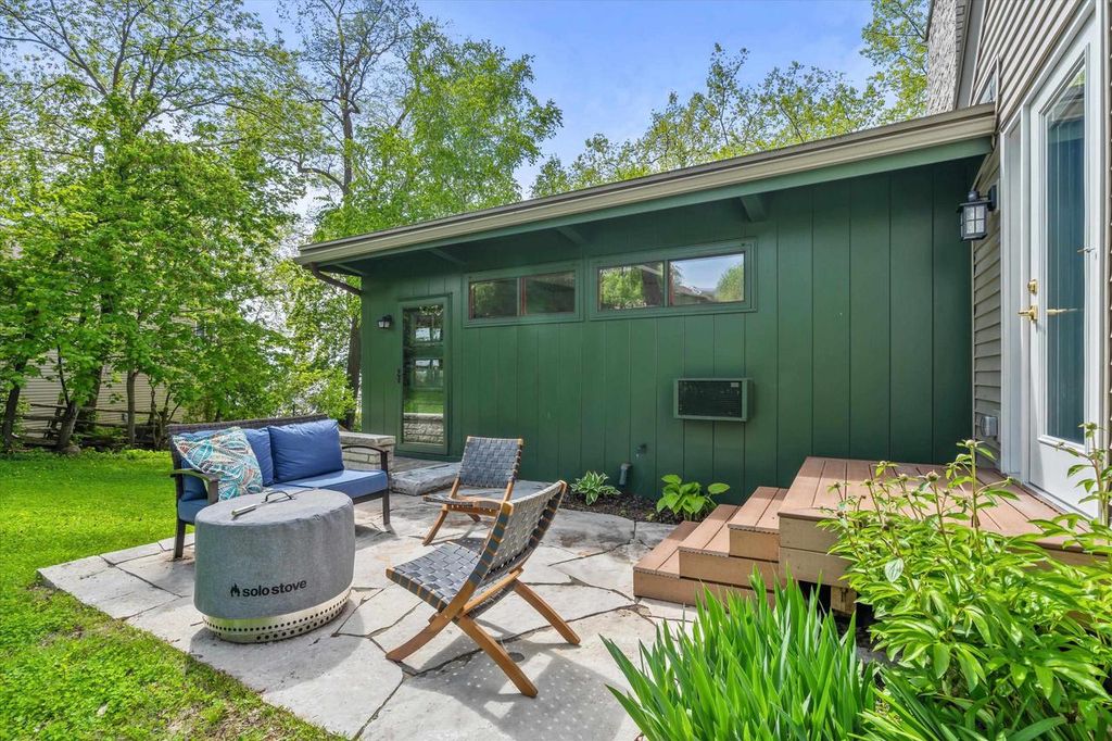 Photo of 2825 Nicolet DRIVE, Green Bay, WI 54311 (MLS # 50326194)