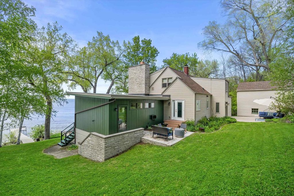 Photo of 2825 Nicolet DRIVE, Green Bay, WI 54311 (MLS # 50326194)