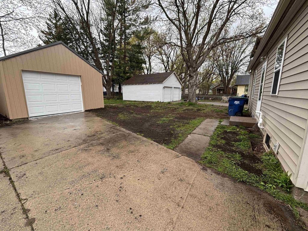 Photo of 93 Garfield AVENUE, Clintonville, WI 54929 (MLS # 50324527)