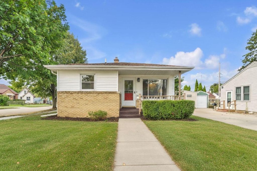 Photo of 3100 Geneva STREET, Racine, WI 53402 (MLS # 1939102)