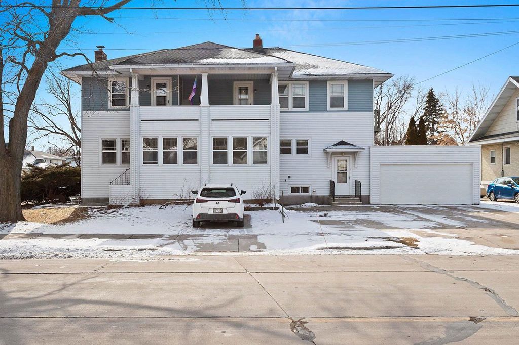 Photo of 233 Woodlawn AVENUE, Green Bay, WI 54303 (MLS # 50321713)