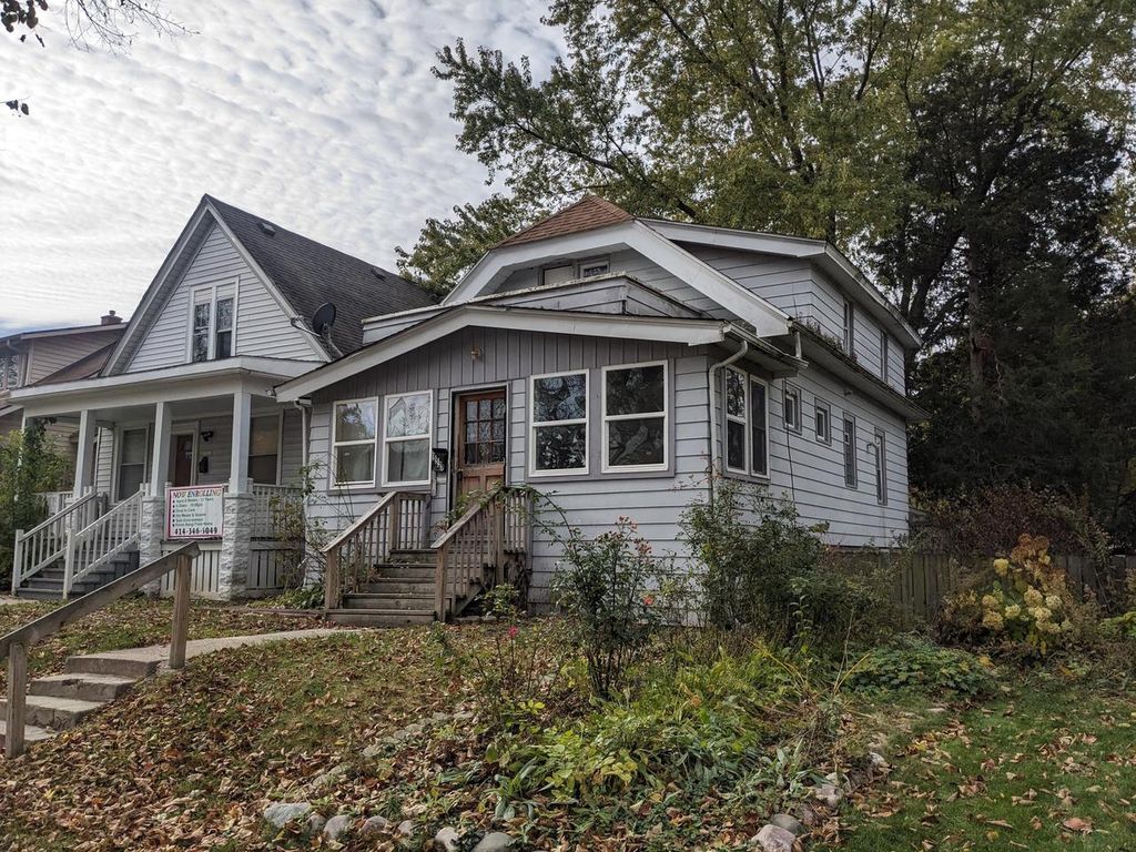 Photo of 5527 N 34th STREET, Milwaukee, WI 53209 (MLS # 1941986)
