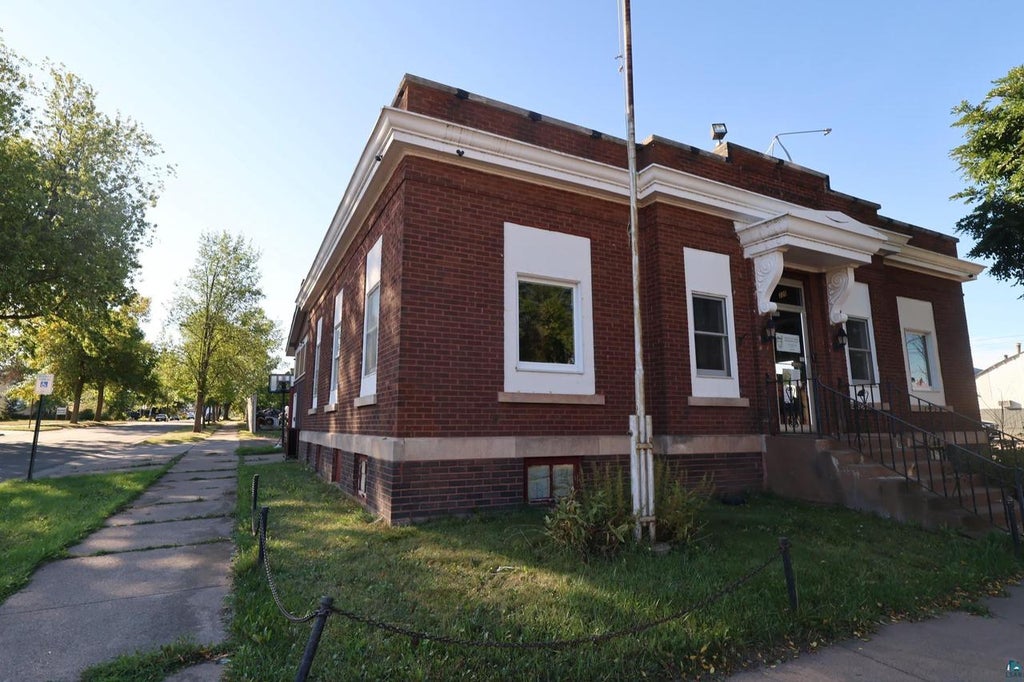 Photo of 220 Main St E, Ashland, WI 54806 (MLS # 6127954)