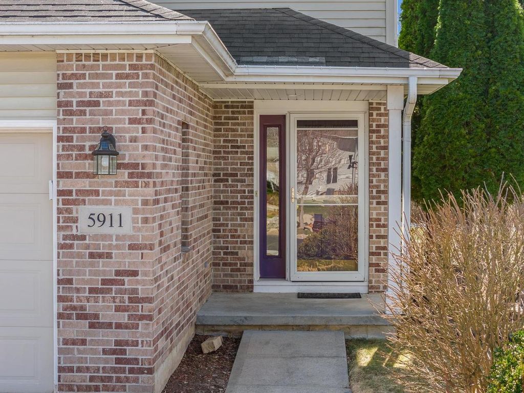 Photo of 5911 E Open Meadow, Mcfarland, WI 53558 (MLS # 2020155)