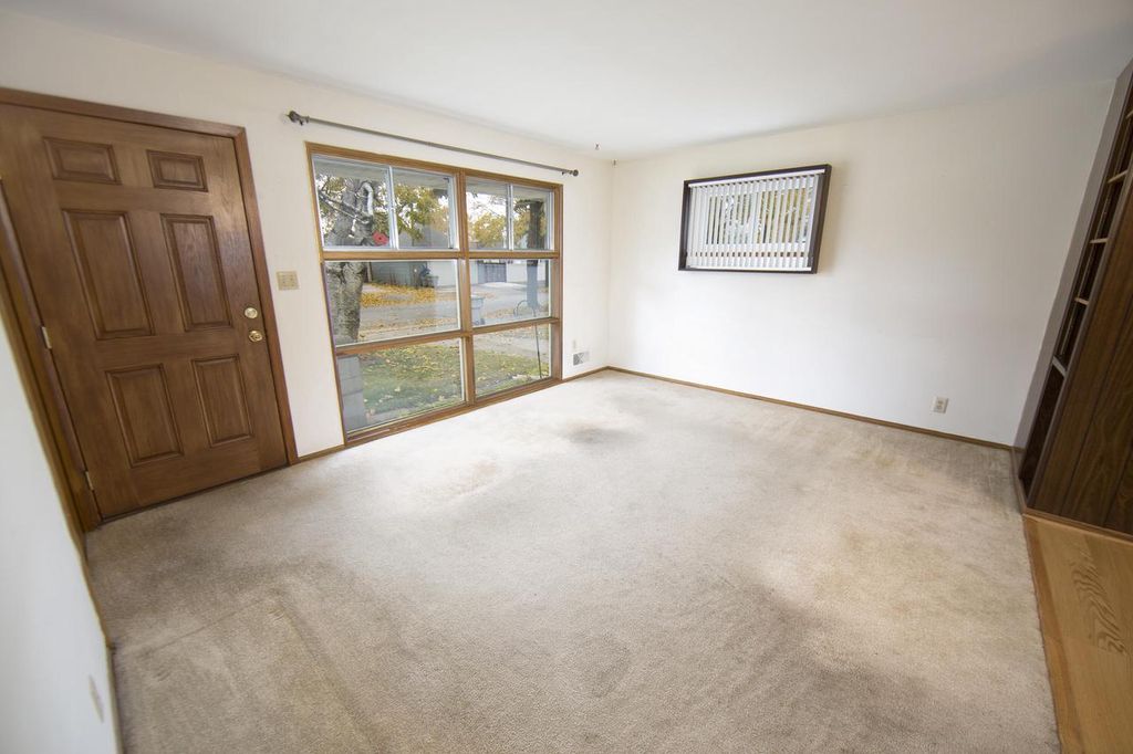 Photo of 6536 W Ohio AVENUE, Milwaukee, WI 53219 (MLS # 1942808)