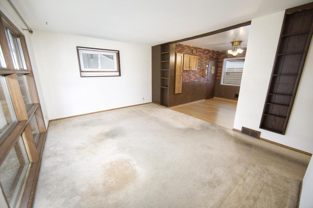 Photo of 6536 W Ohio AVENUE, Milwaukee, WI 53219 (MLS # 1942808)