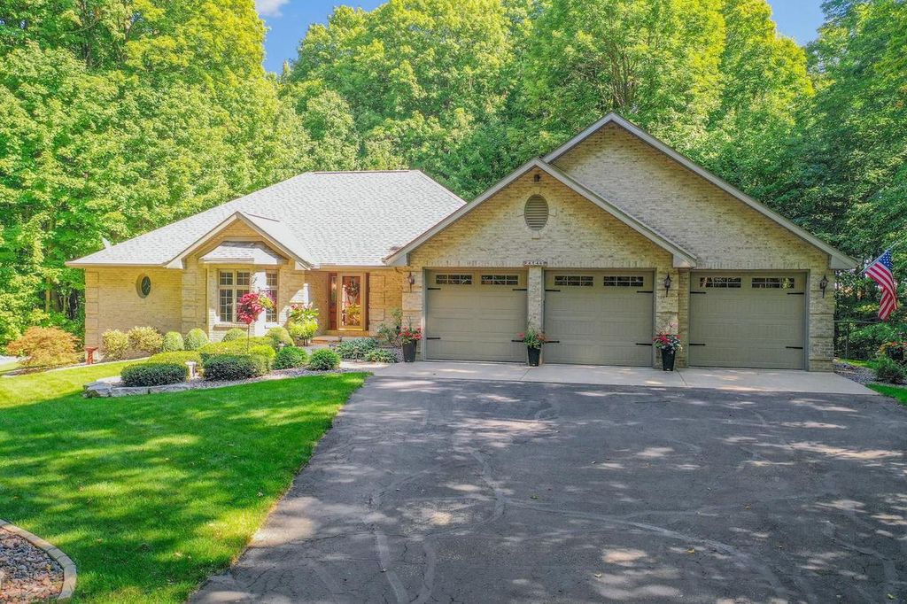 Photo of 4146 Don CIRCLE, New Franken, WI 54229 (MLS # 50325370)