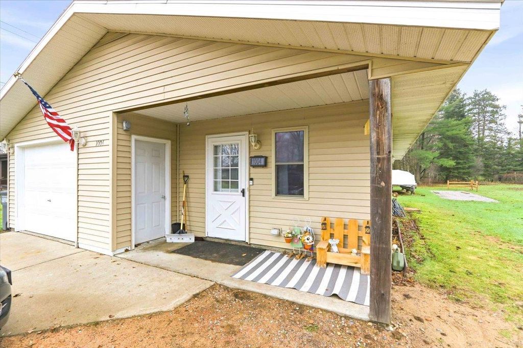 Photo of 1004 S 19th AVENUE, Wisconsin Rapids, WI 54495 (MLS # 22601407)