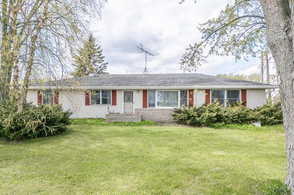 Photo of N5201 Lower ROAD, Shiocton, WI 54170 (MLS # 50322372)