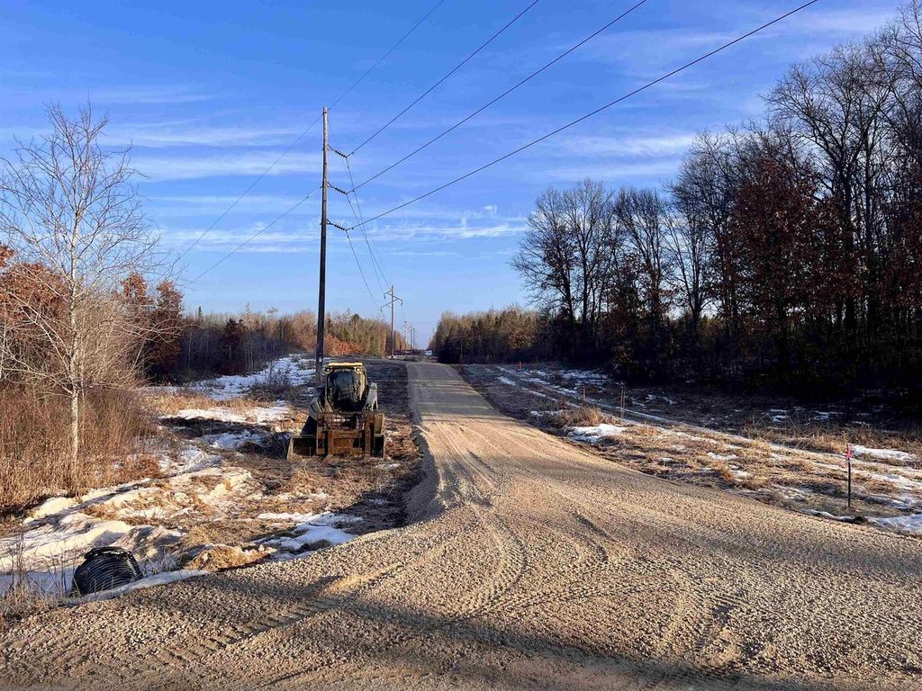 Photo of Parkway ROAD, Crivitz, WI 54114 (MLS # 50321241)