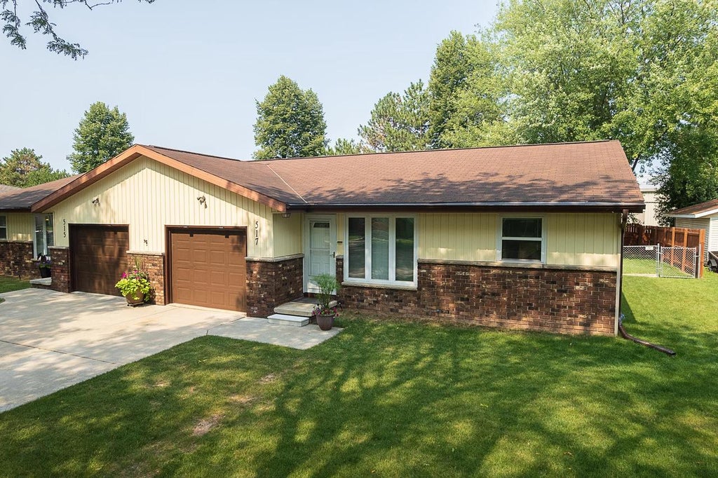 Photo of 517 Kelly Jo DRIVE, Green Bay, WI 54303 (MLS # 50330366)