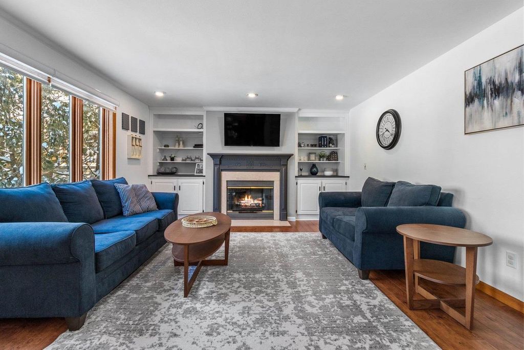 Photo of 236 Elk COURT, Green Bay, WI 54302 (MLS # 50322383)