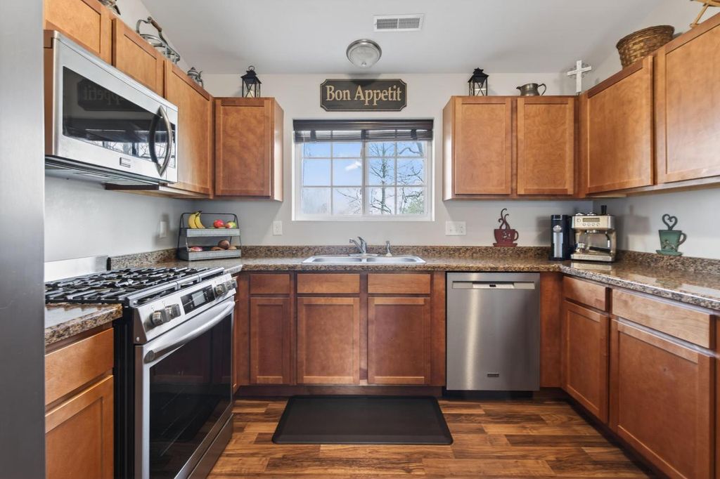 Photo of W197N16960 Stonewall DRIVE #12, Jackson, WI 53037 (MLS # 1960487)