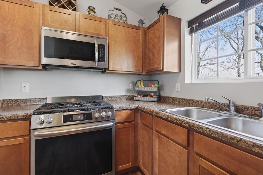 Photo of W197N16960 Stonewall DRIVE #12, Jackson, WI 53037 (MLS # 1960487)