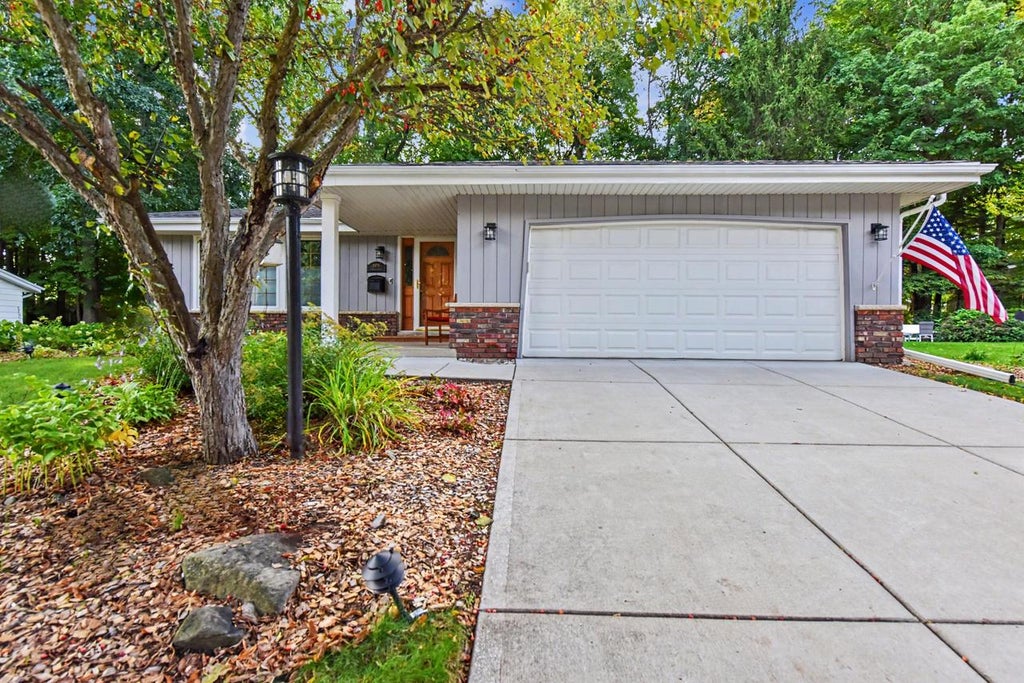 Photo of 5879 Ramona DRIVE, Greendale, WI 53129 (MLS # 1981811)