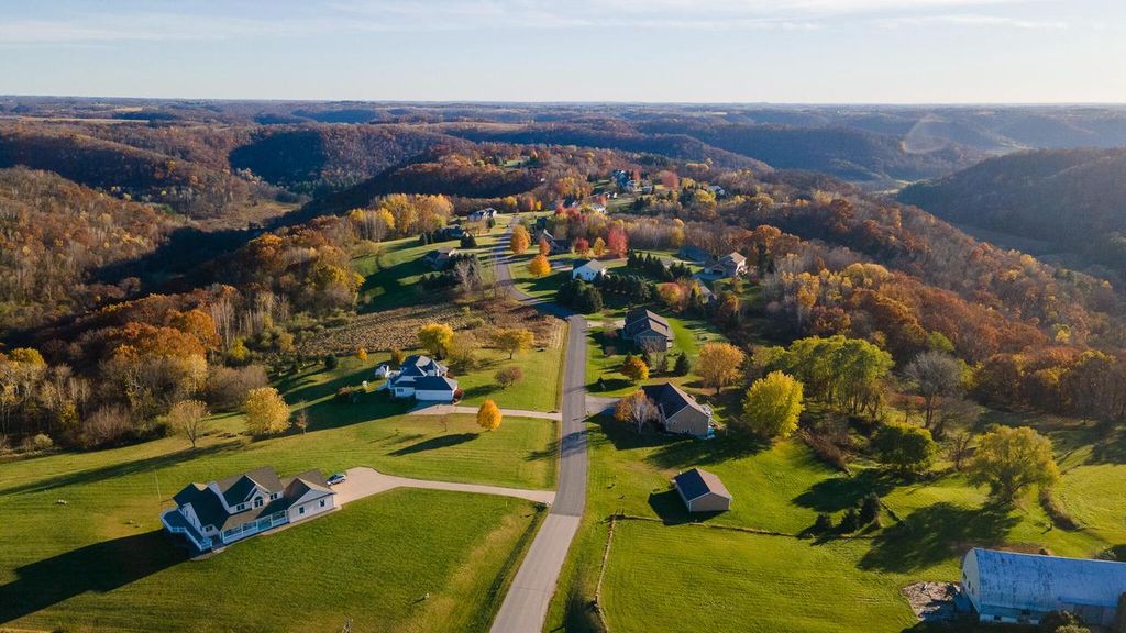 Photo of N1666 Meadow Ridge ROAD, La Crosse, WI 54601 (MLS # 1948273)