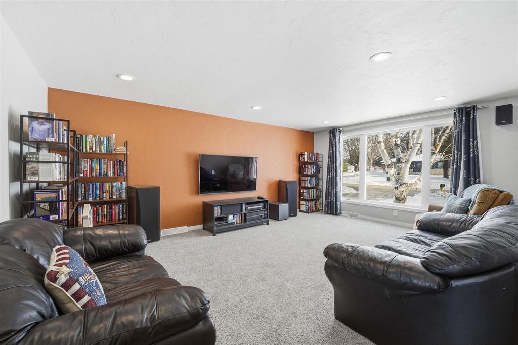 Photo of 1038 Martin AVENUE, Fond Du Lac, WI 54935 (MLS # 50319208)