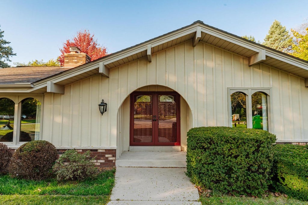 Photo of W170N9957 Oriole COURT, Germantown, WI 53022 (MLS # 1986808)