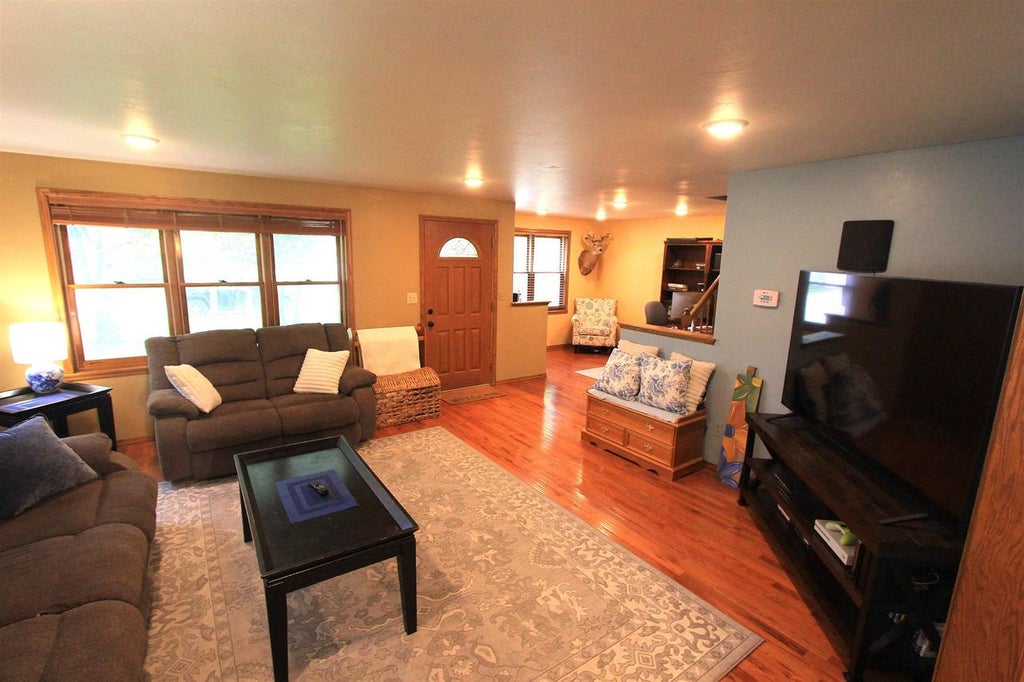 Photo of 2933 Sunray LANE, Green Bay, WI 54313 (MLS # 50326888)