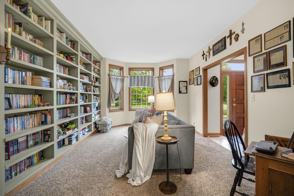 Photo of 5429 W Yale DRIVE, Franklin, WI 53132 (MLS # 1962496)