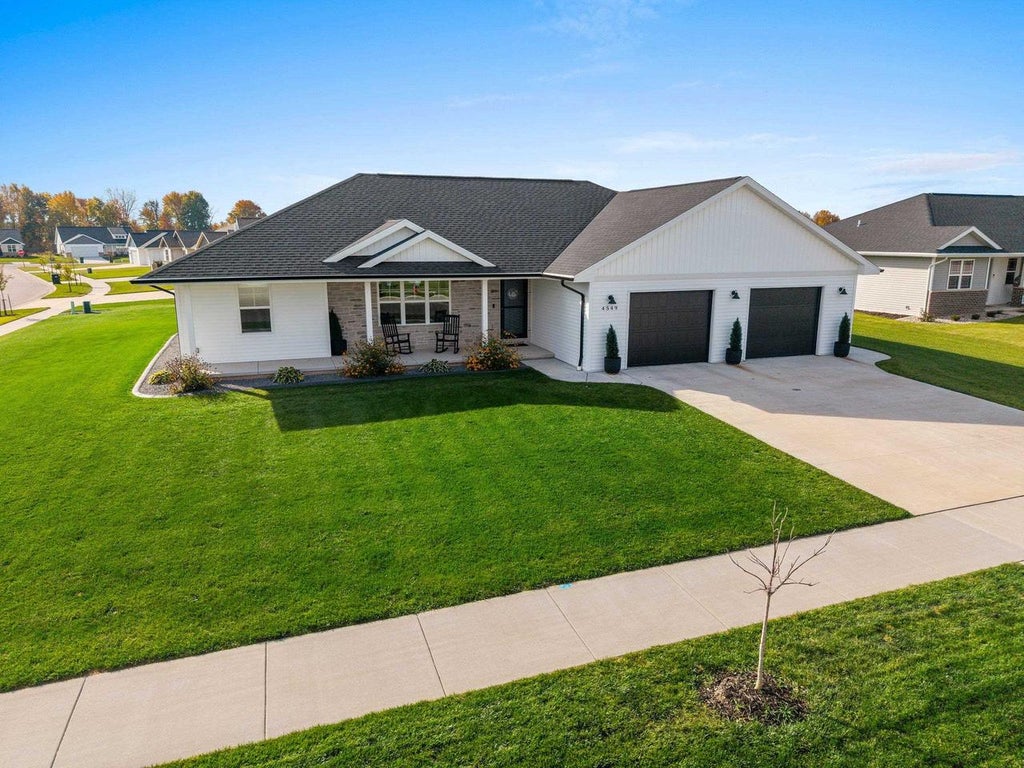 Photo of 4549 Paul LANE, Green Bay, WI 54313 (MLS # 50334206)