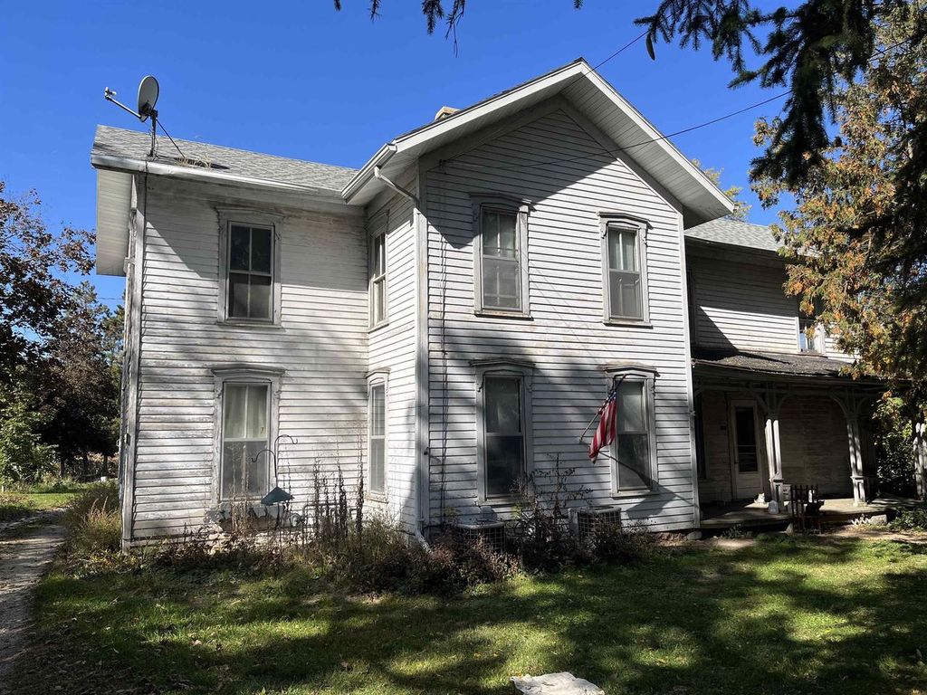 Photo of 11467 N St. James LANE, Mequon, WI 53092 (MLS # 1945139)