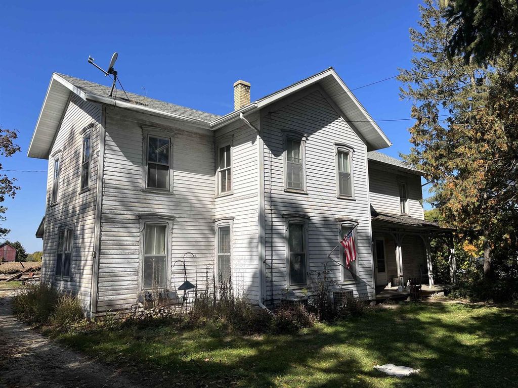 Photo of 11467 N St. James LANE, Mequon, WI 53092 (MLS # 1945139)