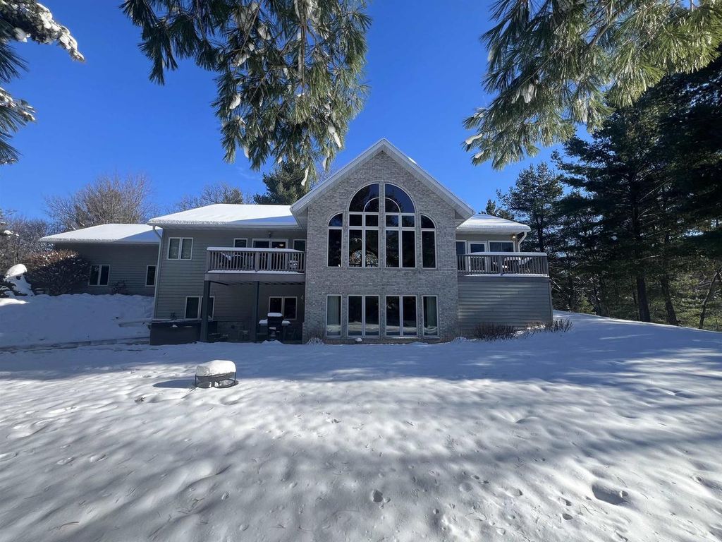 Photo of N6921 S Sandstone DRIVE, Mauston, WI 53948 (MLS # 2013470)