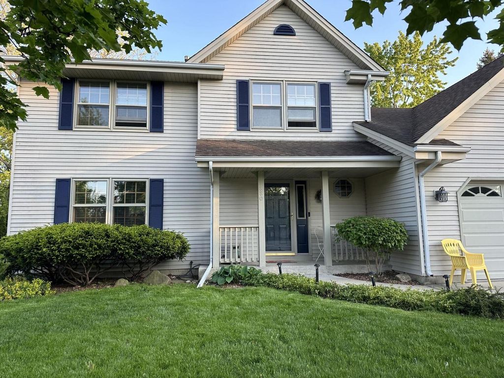 Photo of 880 Uhen COURT, Burlington, WI 53105 (MLS # 1946683)