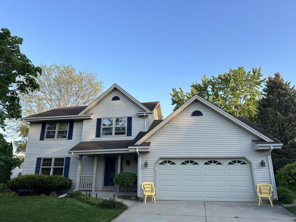 Photo of 880 Uhen COURT, Burlington, WI 53105 (MLS # 1946683)
