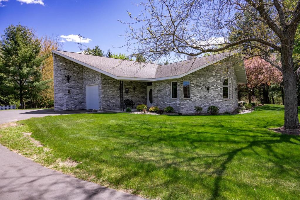 Photo of N5190 Treganza DRIVE, New Lisbon, WI 53950 (MLS # 2023431)