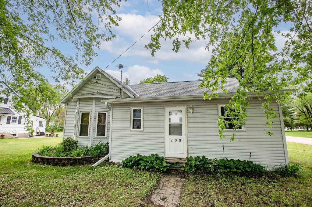 Photo of 208 Wisconsin STREET, Avoca, WI 53506 (MLS # 2023870)