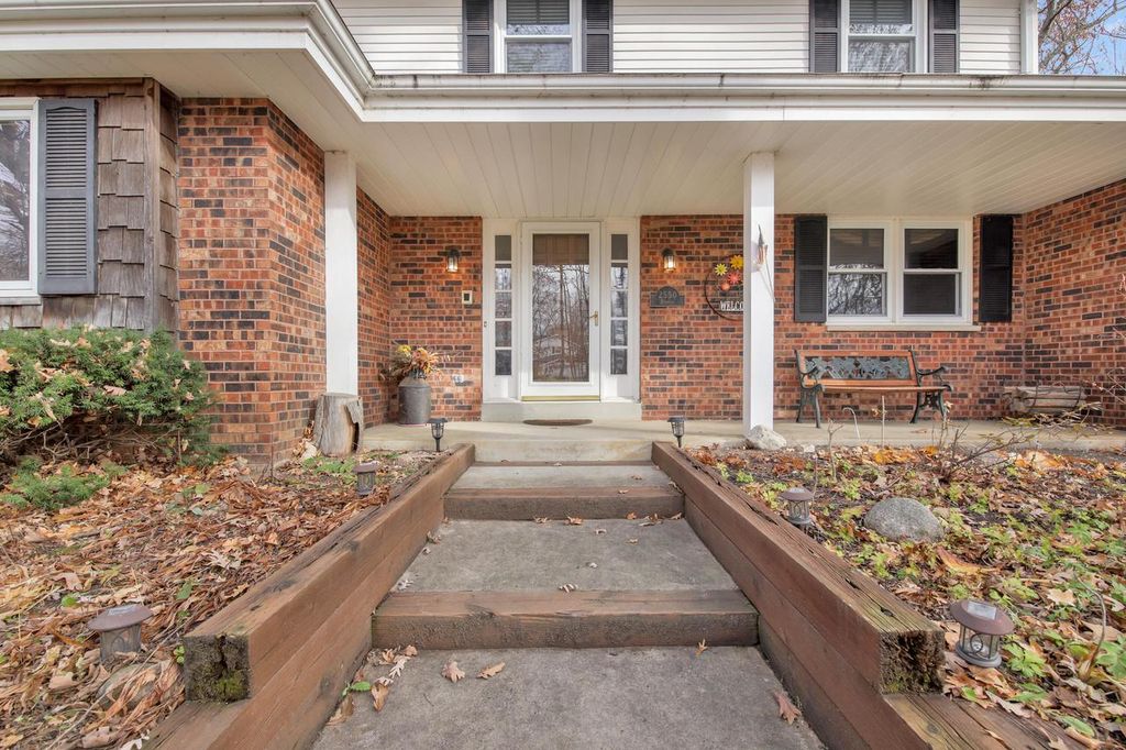 Photo of 2550 Harmony CIRCLE, Brookfield, WI 53045 (MLS # 1943912)