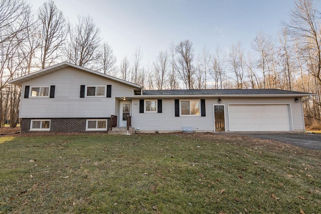 Photo of 1300 River AVENUE, Ladysmith, WI 54848 (MLS # 1943434)