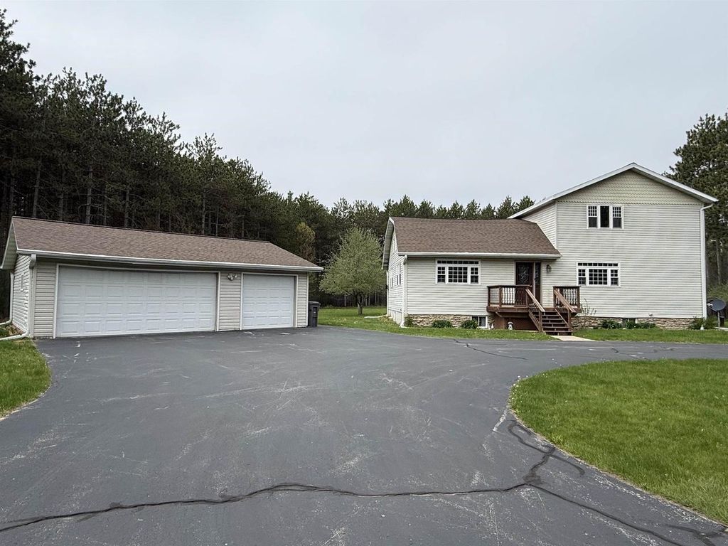Photo of W2041 County Road B, Marinette, WI 54143 (MLS # 50318313)