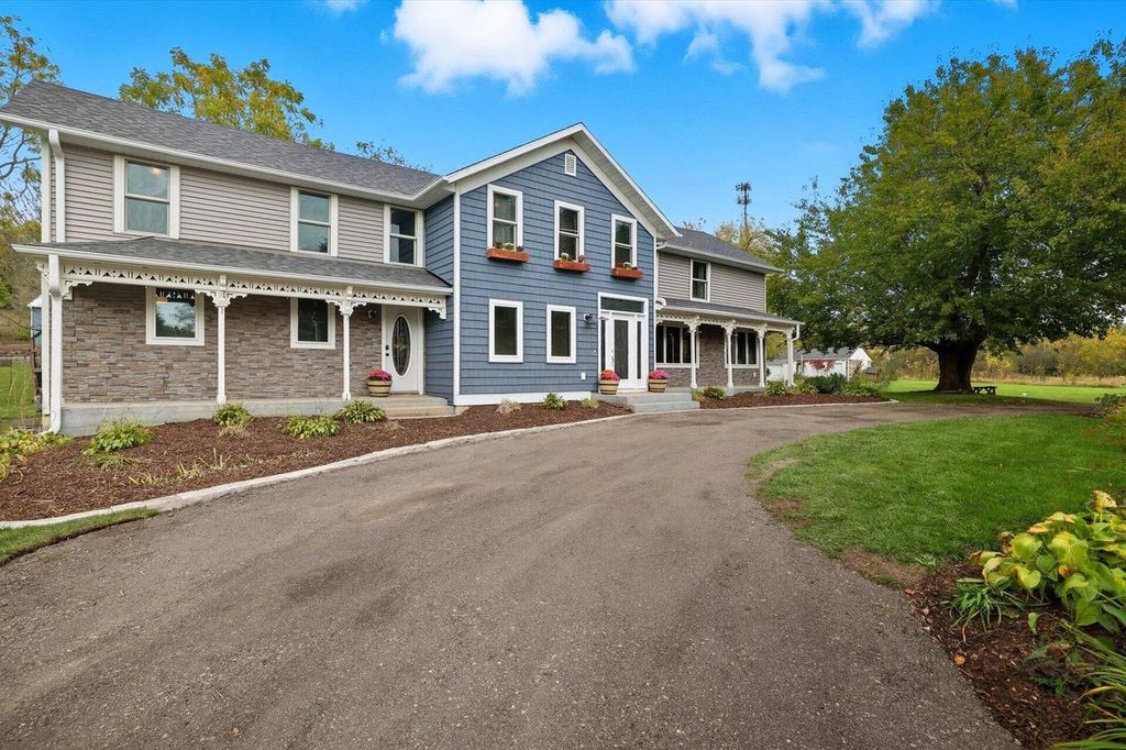 Photo of S81W26300 National AVENUE, Mukwonago, WI 53149 (MLS # 1939621)