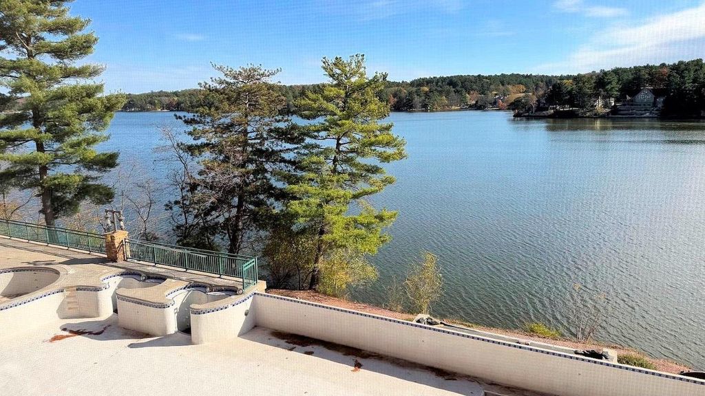 Photo of 350 E Hiawatha DRIVE #212, Wisconsin Dells, WI 53965 (MLS # 2011715)