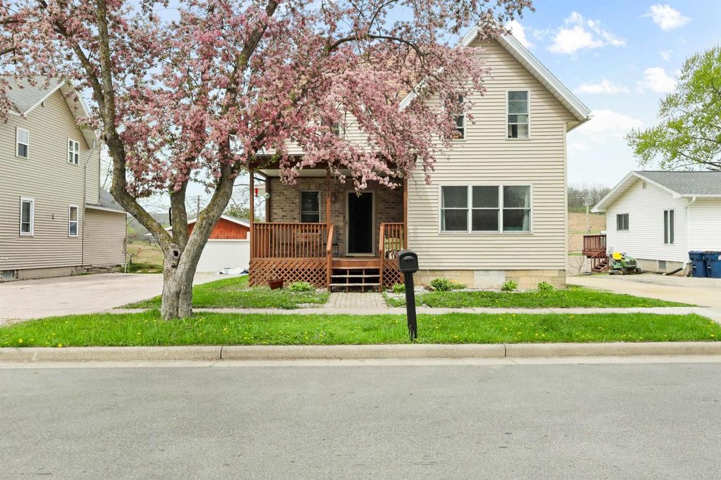 Photo of 231 N Main STREET, Deerfield, WI 53531 (MLS # 2021864)