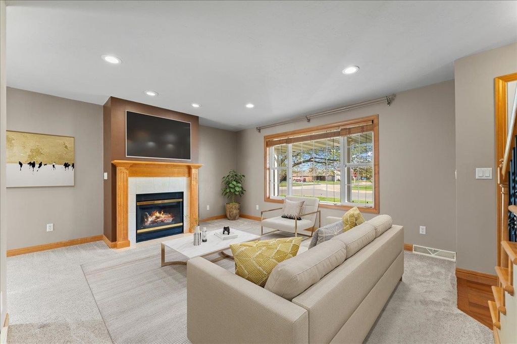 Photo of 407 Waterview ROAD, De Pere, WI 54115 (MLS # 50324390)