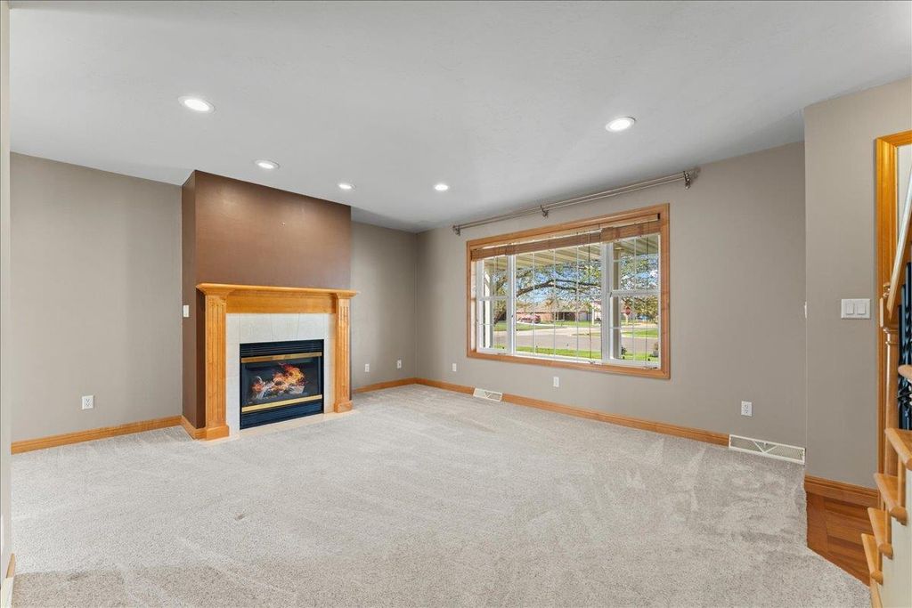 Photo of 407 Waterview ROAD, De Pere, WI 54115 (MLS # 50324390)