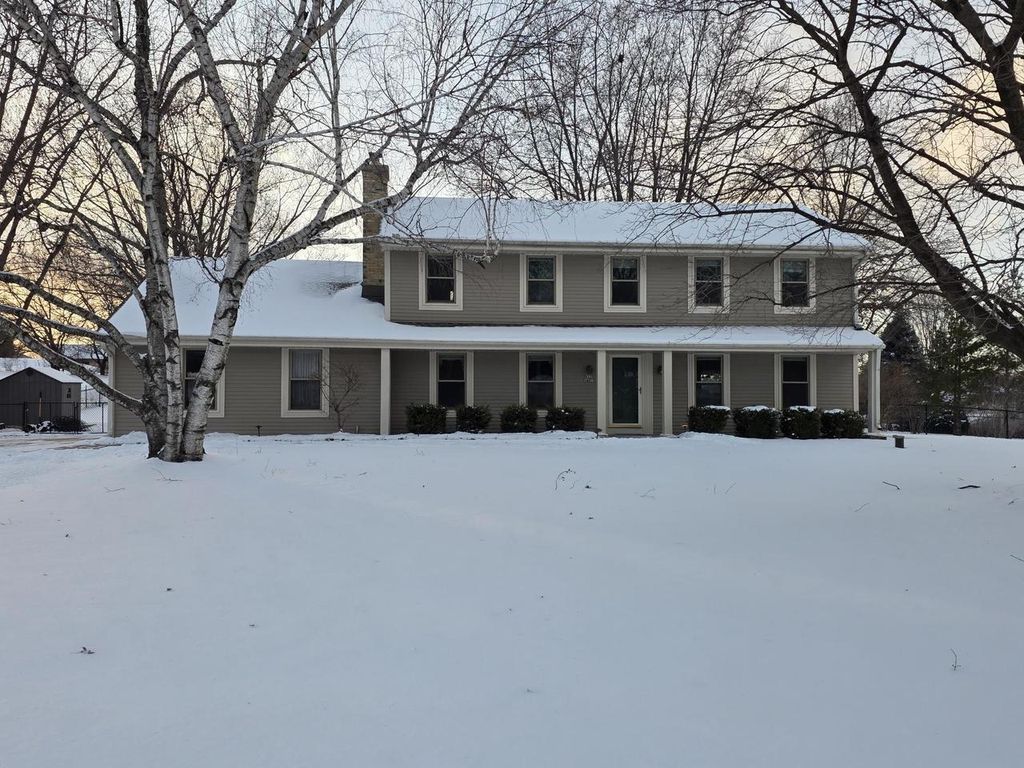 Photo of W225S4375 Guthrie ROAD, Waukesha, WI 53189 (MLS # 1948125)