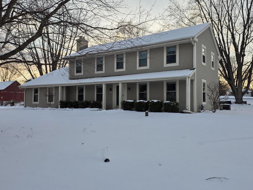 Photo of W225S4375 Guthrie ROAD, Waukesha, WI 53189 (MLS # 1948125)