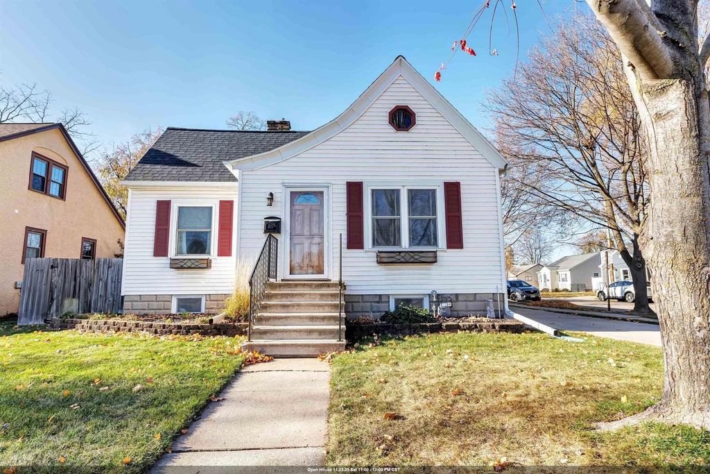 Photo of 215 Gray STREET, Green Bay, WI 54303 (MLS # 50318283)