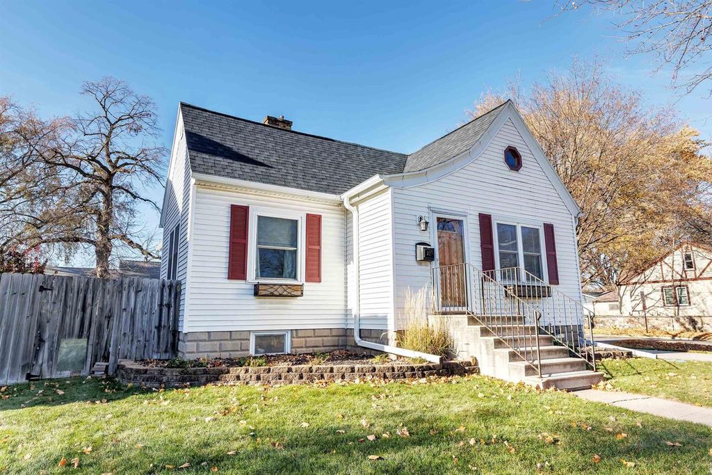 Photo of 215 Gray STREET, Green Bay, WI 54303 (MLS # 50318283)