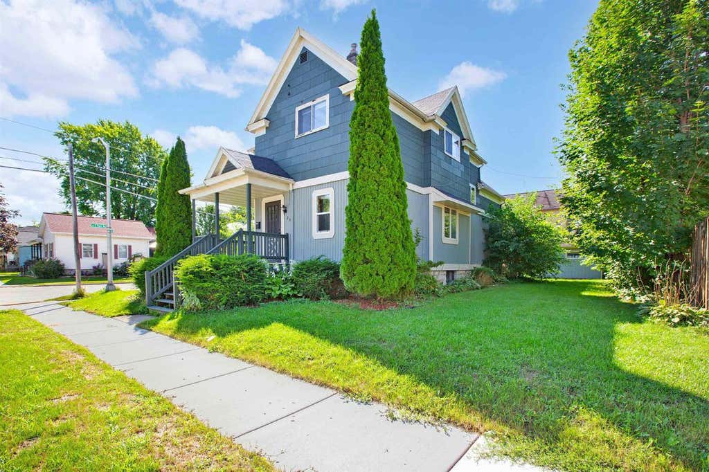 Photo of 204 8th STREET, Fond Du Lac, WI 54935 (MLS # 50331391)
