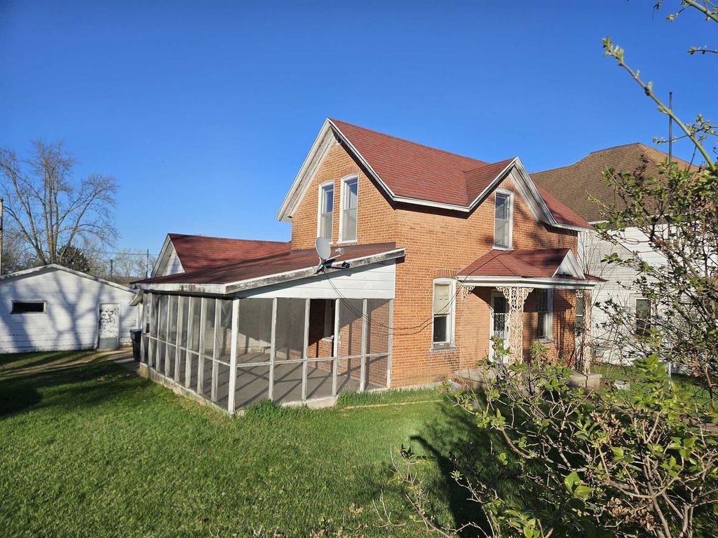 Photo of 312 N Elm STREET, Endeavor, WI 53930 (MLS # 2021600)
