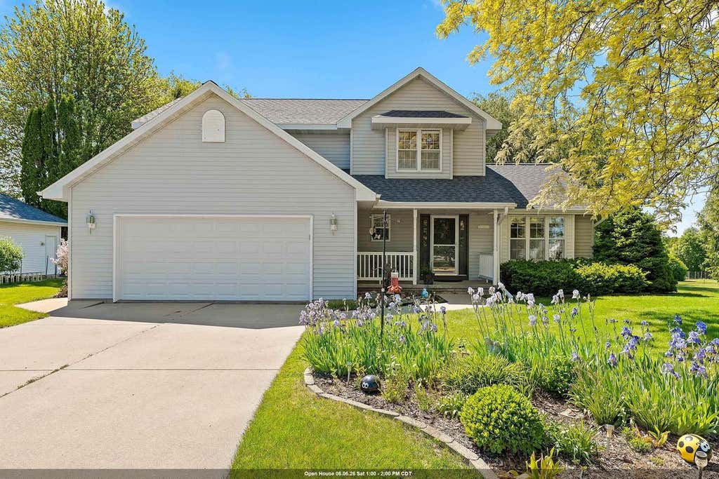 Photo of 2038 Emerald DRIVE, Green Bay, WI 54311 (MLS # 50326769)