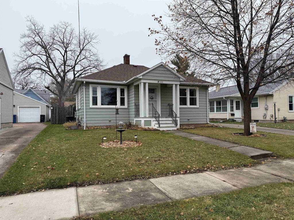 Photo of 1533 Jefferson STREET, Oshkosh, WI 54901 (MLS # 50318804)