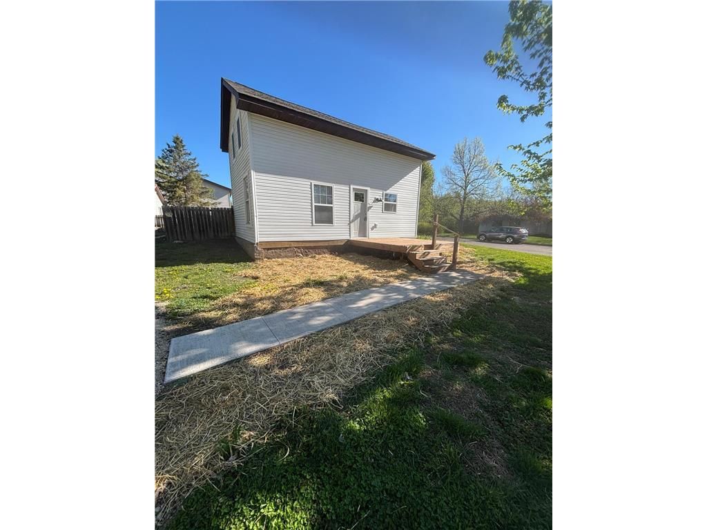 Photo of 878 Washington STREET, Prescott, WI 54021 (MLS # 7065687)