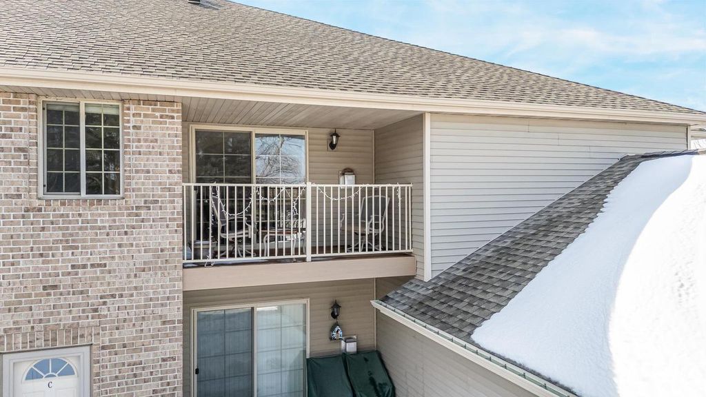 Photo of 4735 N Newcastle LANE #D, Appleton, WI 54913 (MLS # 50322697)